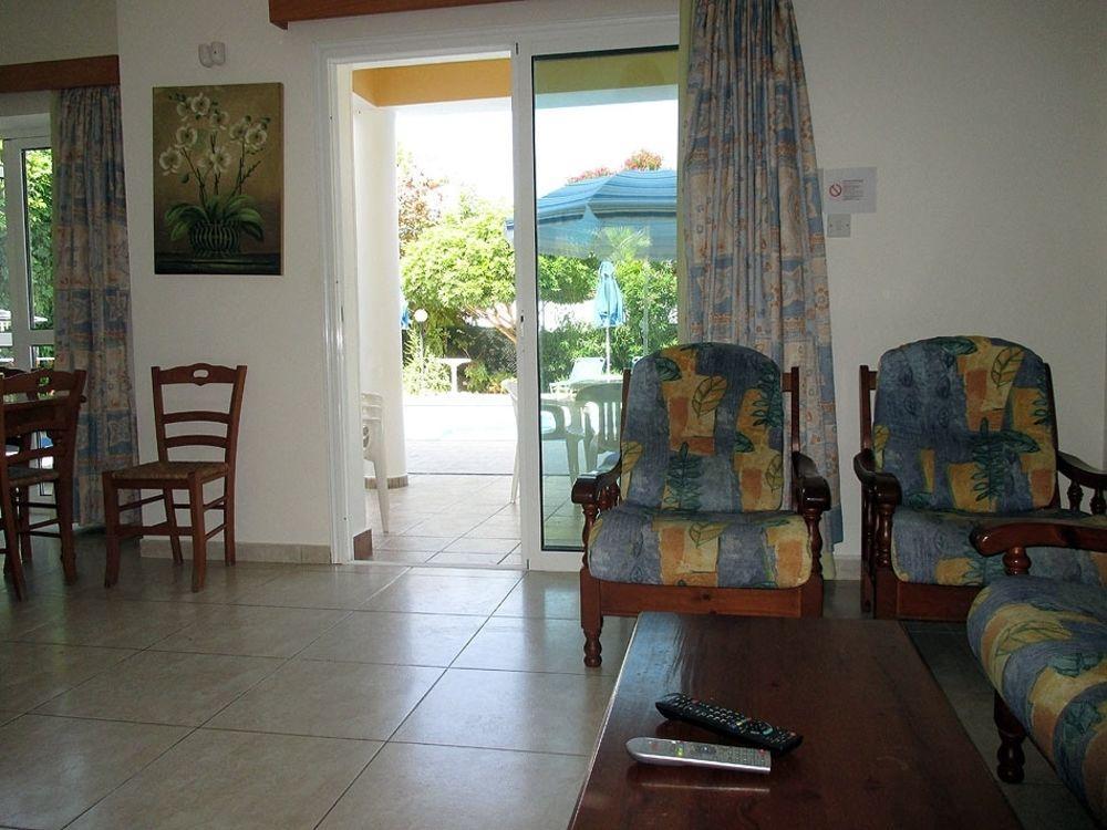 Rododafni Villas Klorakas Екстериор снимка