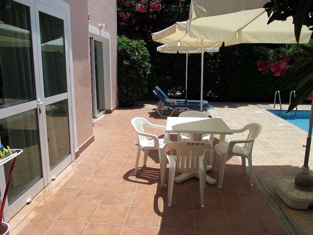 Rododafni Villas Klorakas Екстериор снимка
